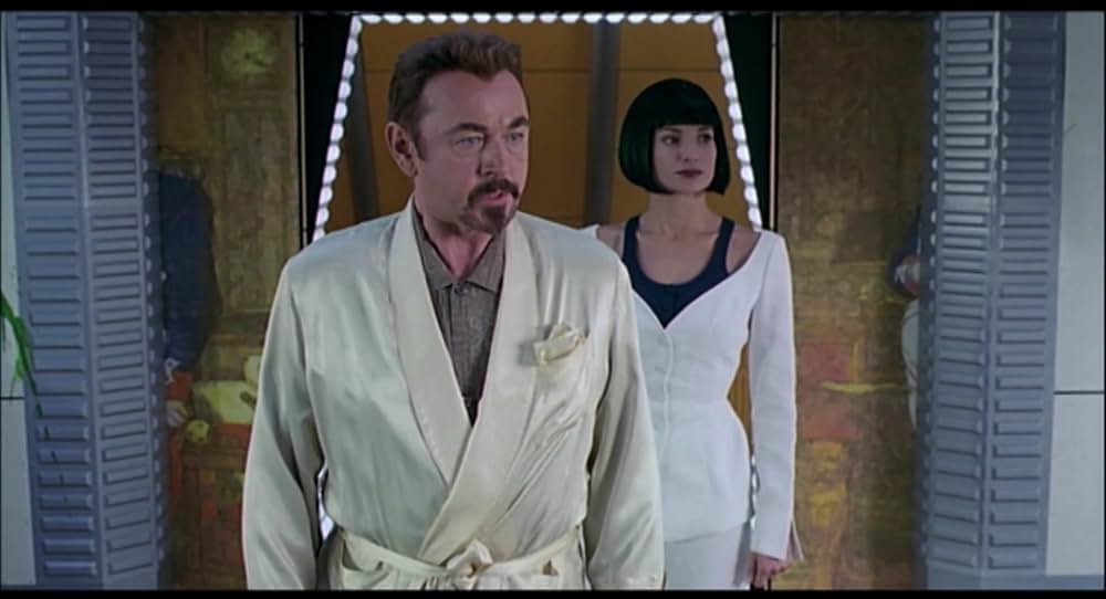 レスリー・ニールセンの2001年宇宙への旅の画像