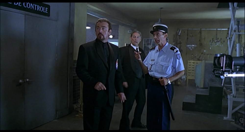 レスリー・ニールセンの2001年宇宙への旅の画像