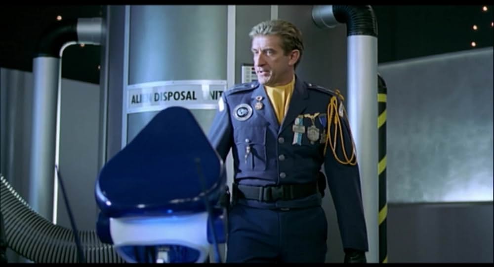 レスリー・ニールセンの2001年宇宙への旅の画像