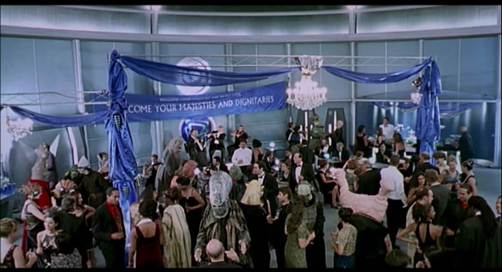 レスリー・ニールセンの2001年宇宙への旅の画像