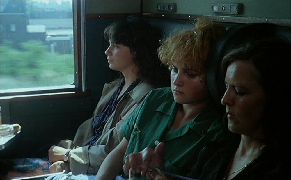 歌う女・歌わない女の画像