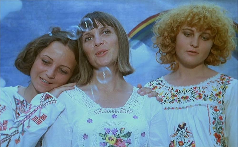 歌う女・歌わない女の画像