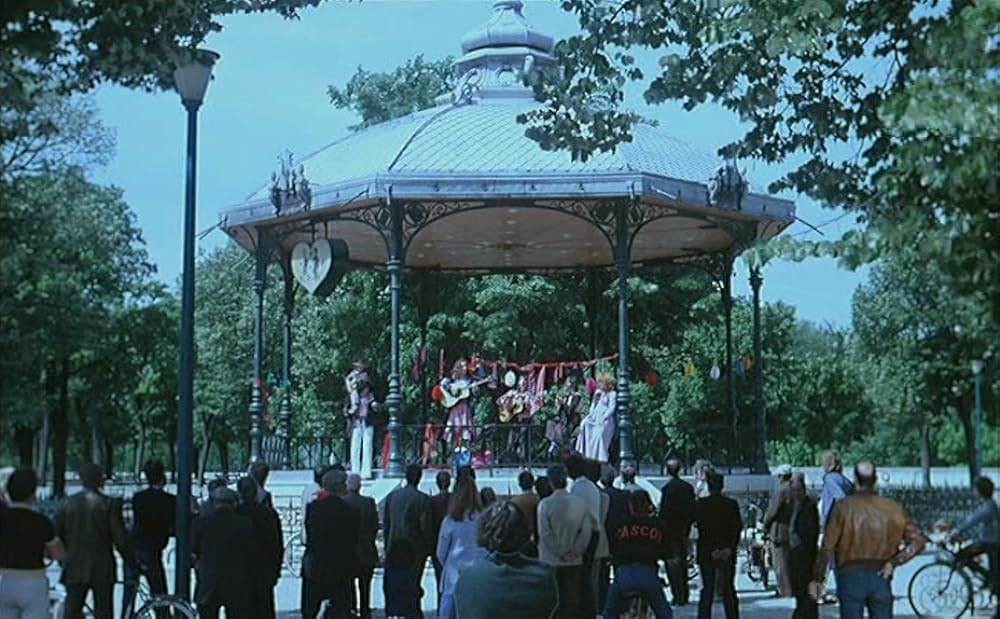 歌う女・歌わない女の画像