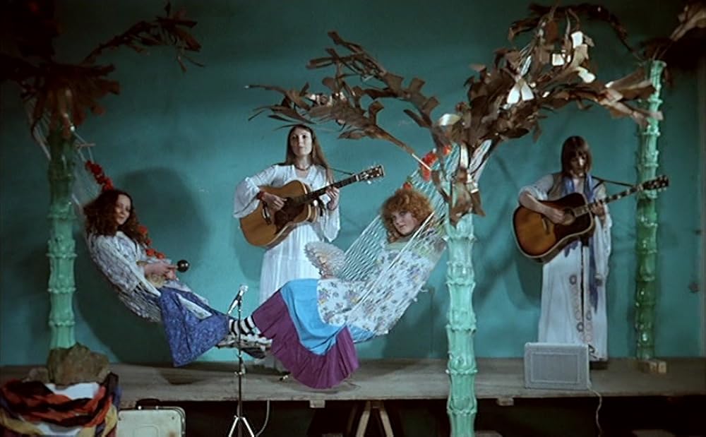 歌う女・歌わない女の画像