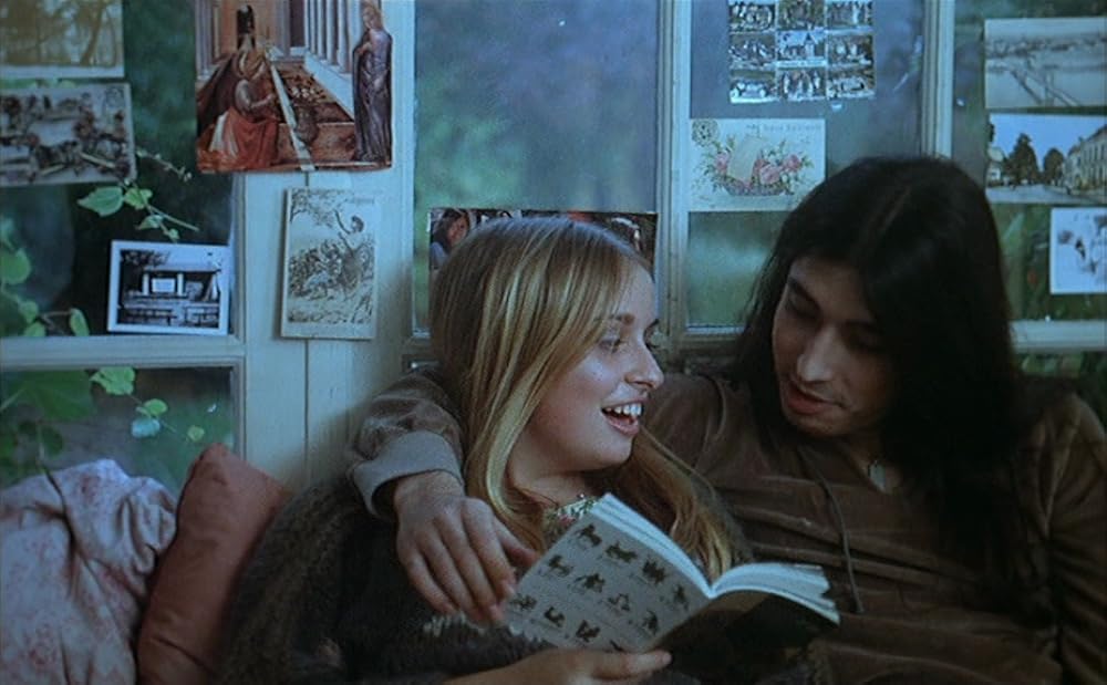 歌う女・歌わない女の画像