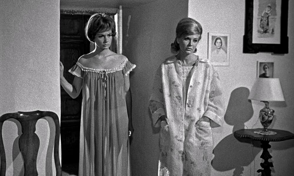 グラマーと吸血鬼の画像