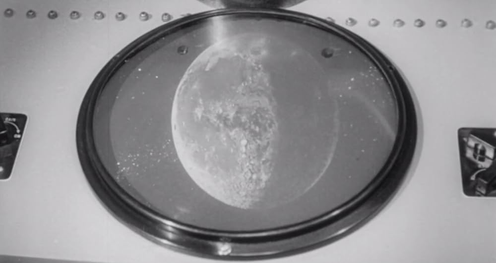 月へのミサイルの画像