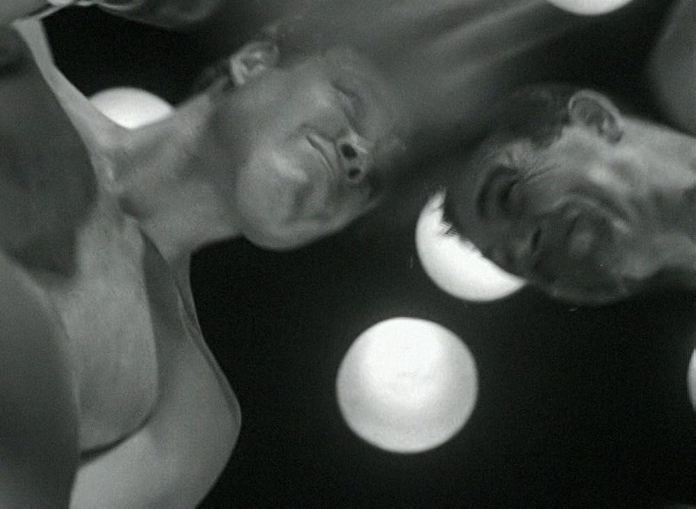 ギャングを狙う男の画像