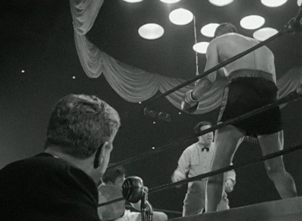 ギャングを狙う男の画像