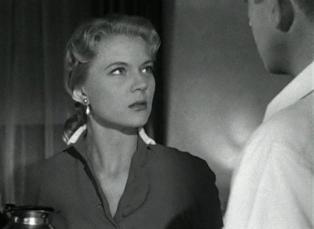 ギャングを狙う男の画像