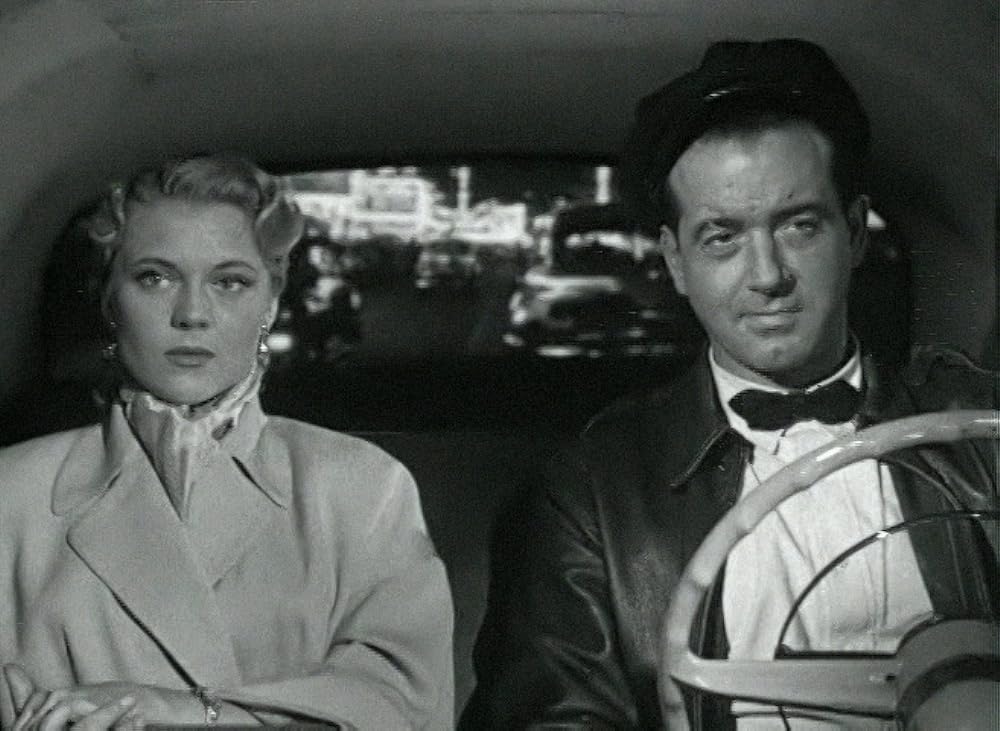 ギャングを狙う男の画像