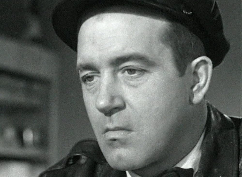 ギャングを狙う男の画像