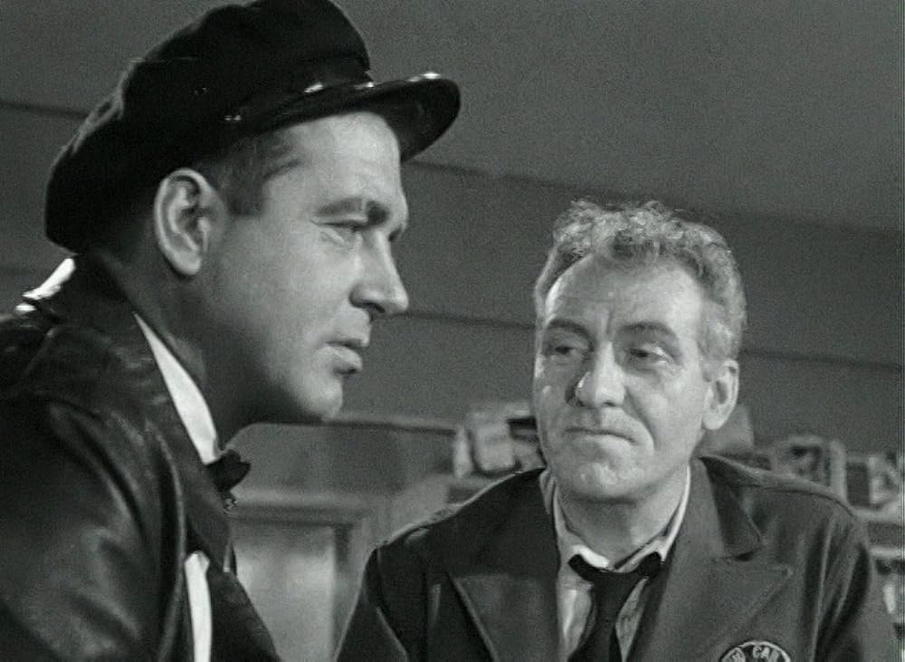 ギャングを狙う男の画像