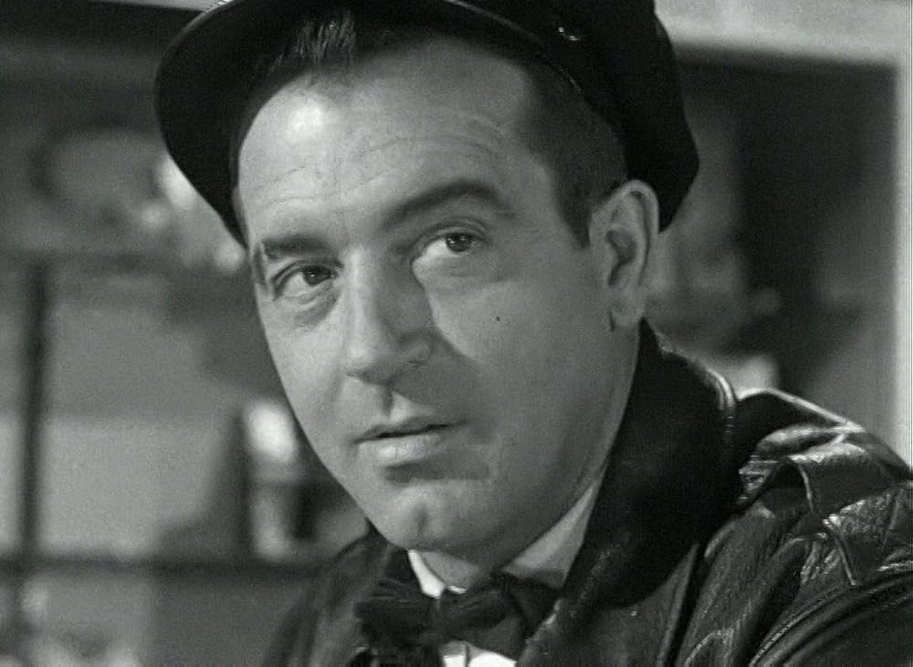 ギャングを狙う男の画像