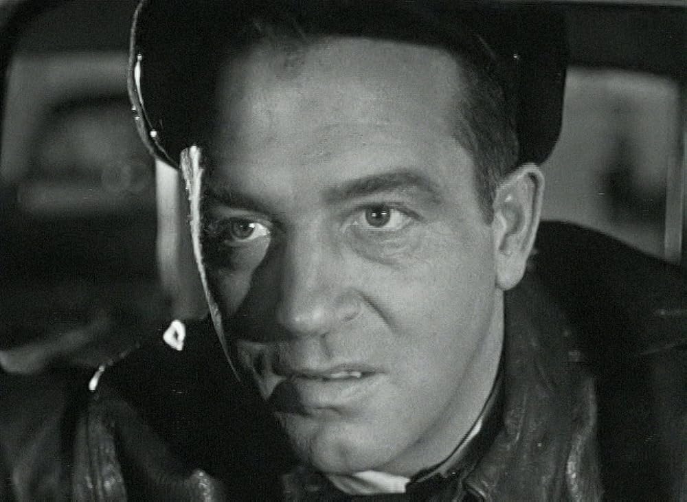 ギャングを狙う男の画像