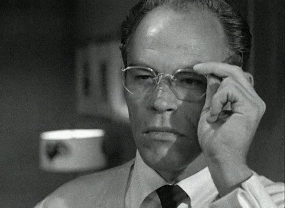 ギャングを狙う男の画像