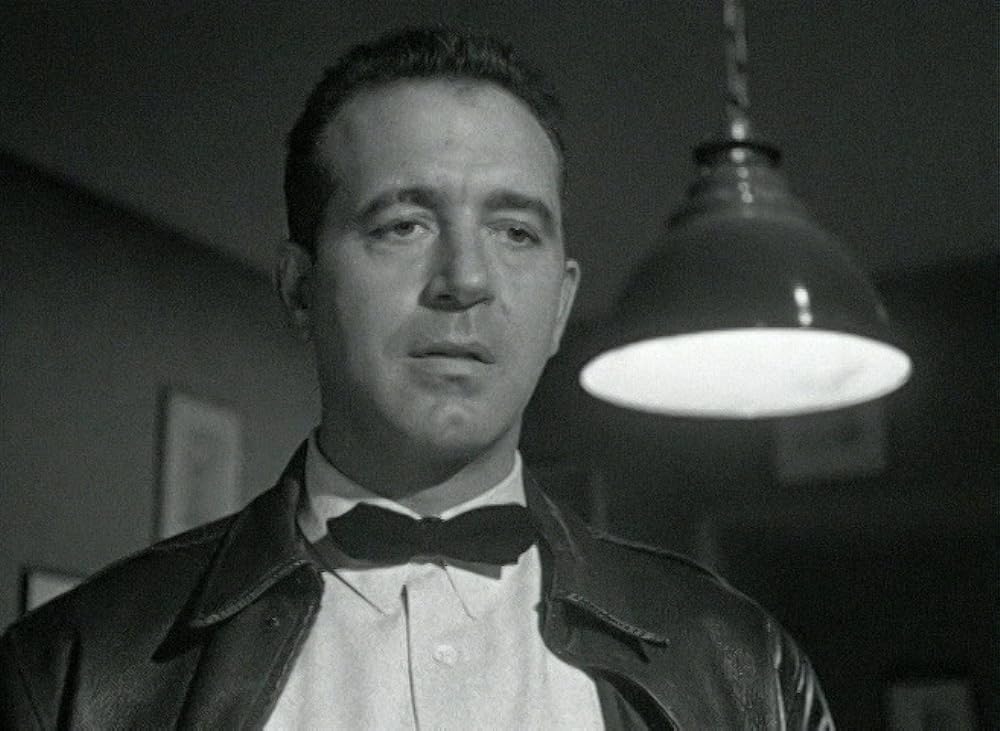 ギャングを狙う男の画像