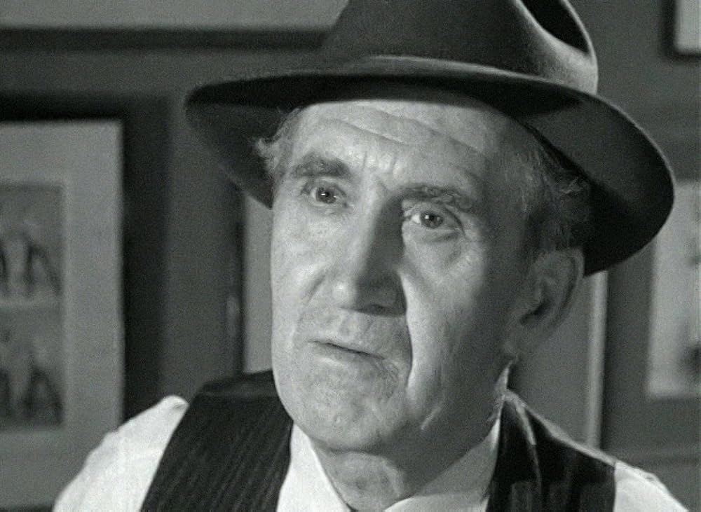 ギャングを狙う男の画像