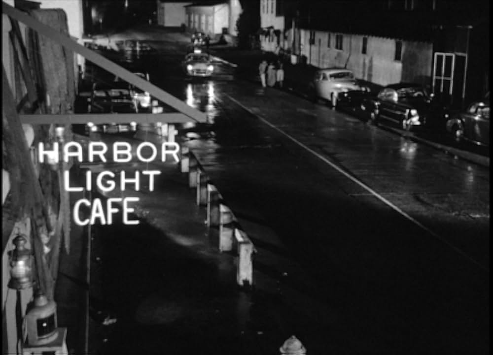 ギャングを狙う男の画像