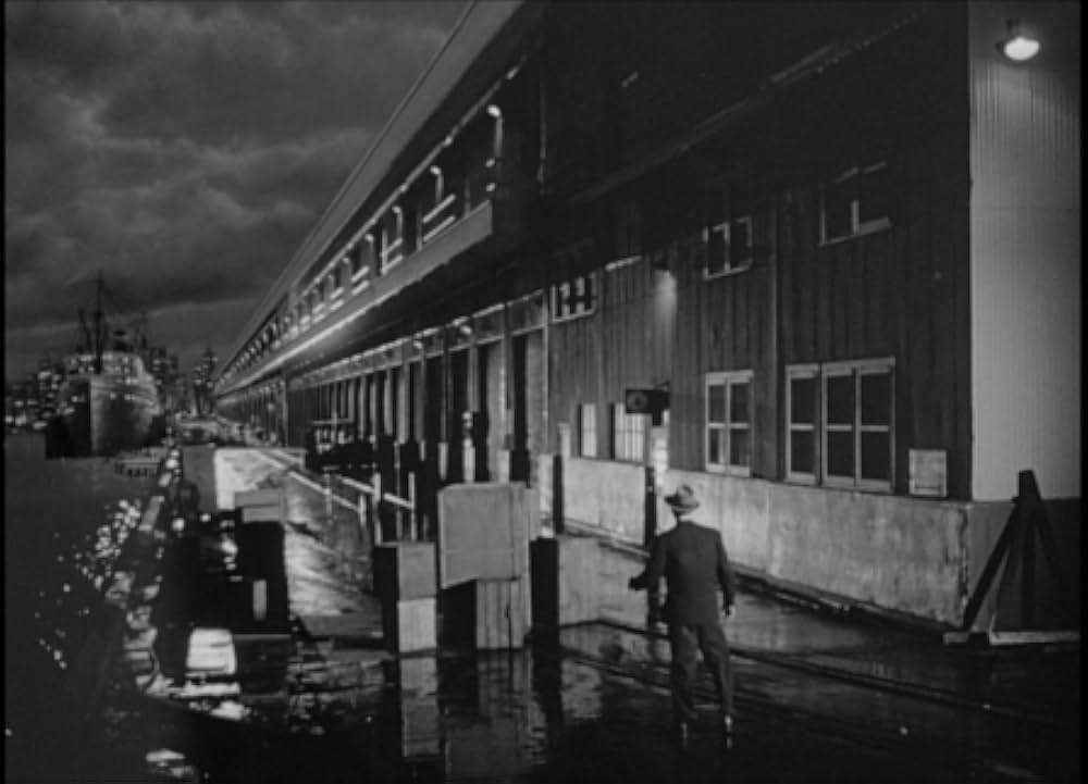 ギャングを狙う男の画像