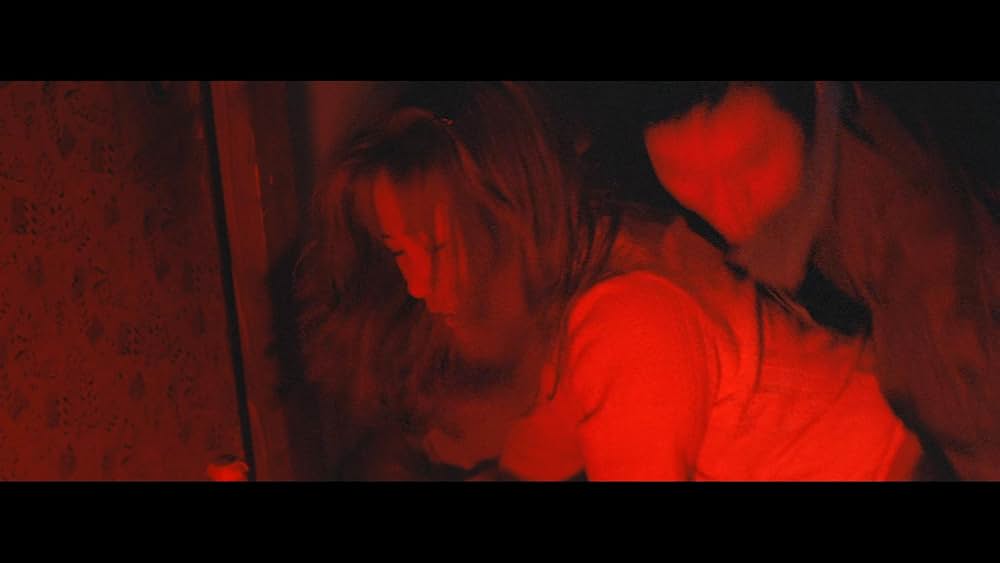 赫い髪の女の画像