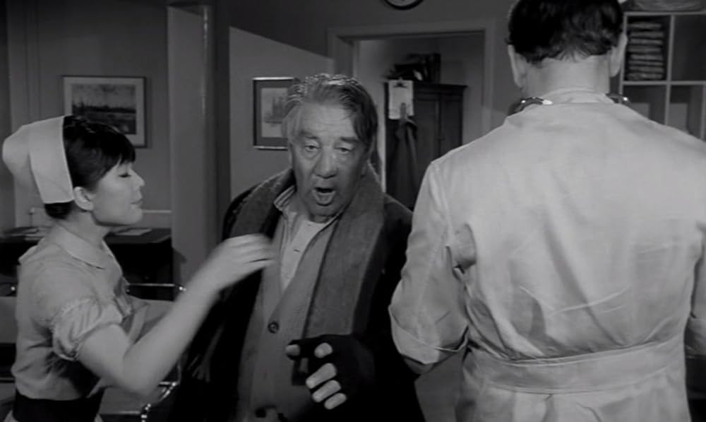 姿なき訪問者の画像