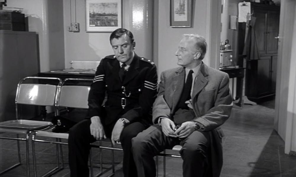 姿なき訪問者の画像