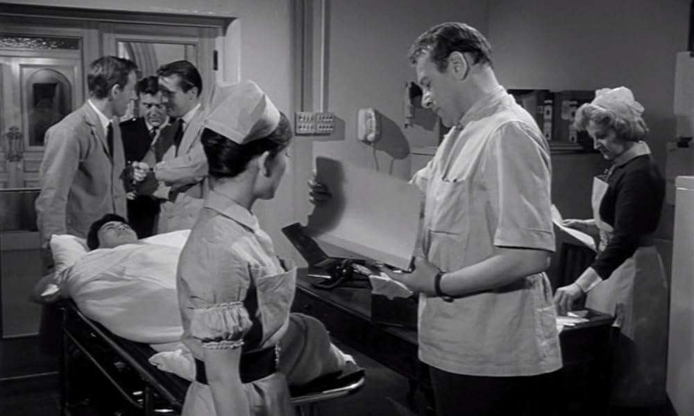 姿なき訪問者の画像