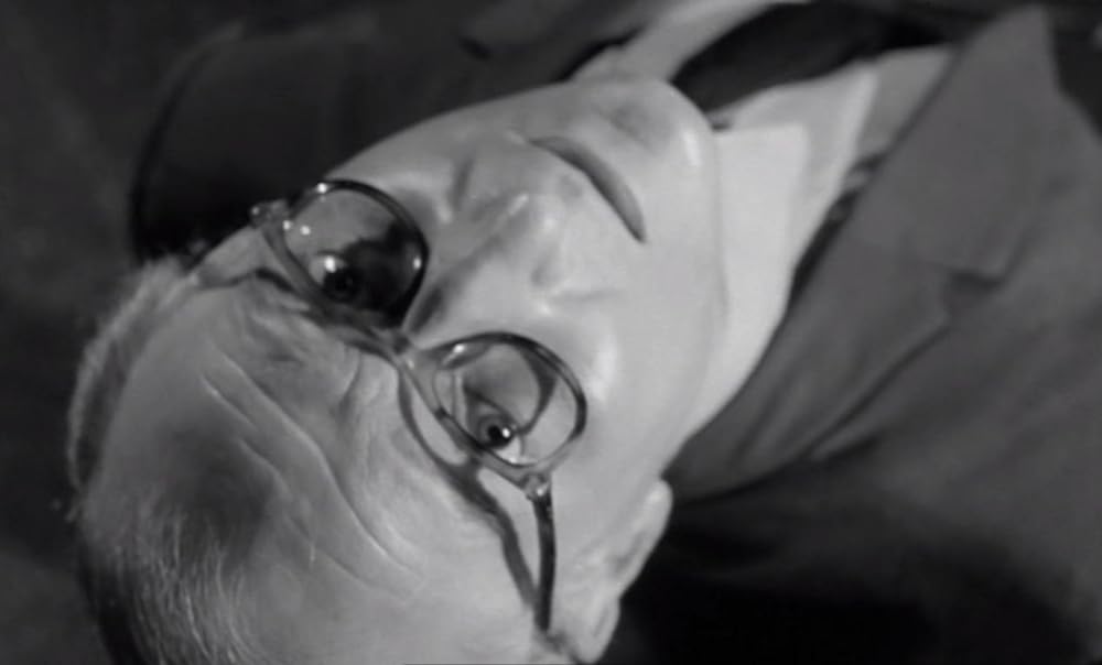 姿なき訪問者の画像