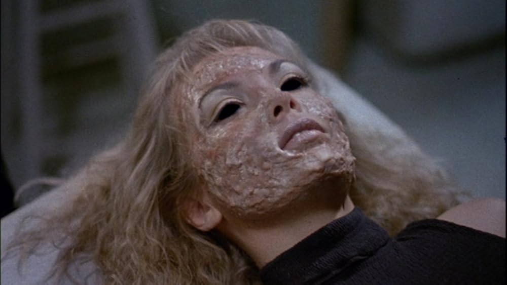 トレイシー・ローズの 美女とエイリアンの画像