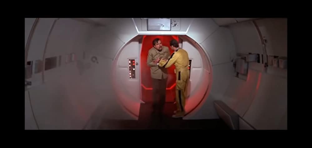 「007／ムーンレイカー」ロジャー・ムーア & マイケル・ロンズデールの画像