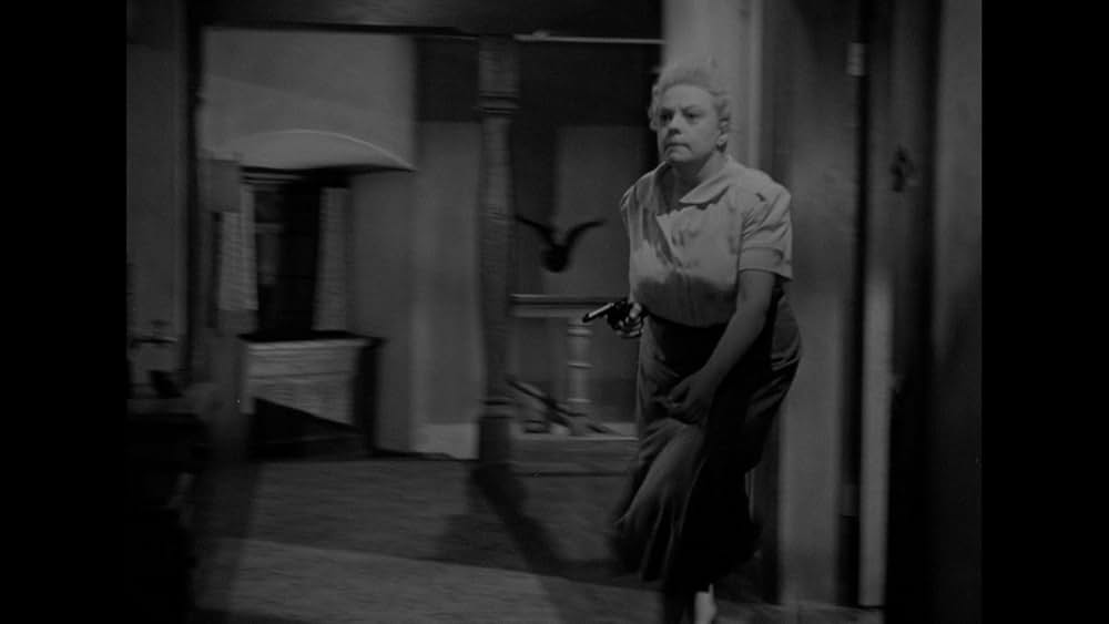 外套と短剣の画像