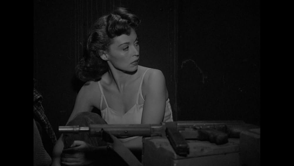 外套と短剣の画像