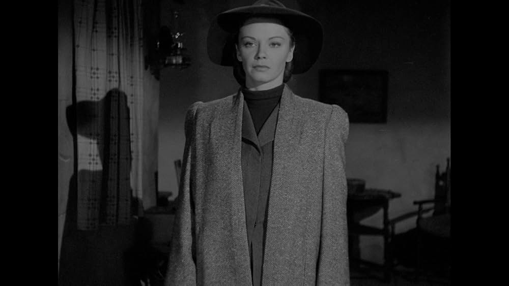 外套と短剣の画像