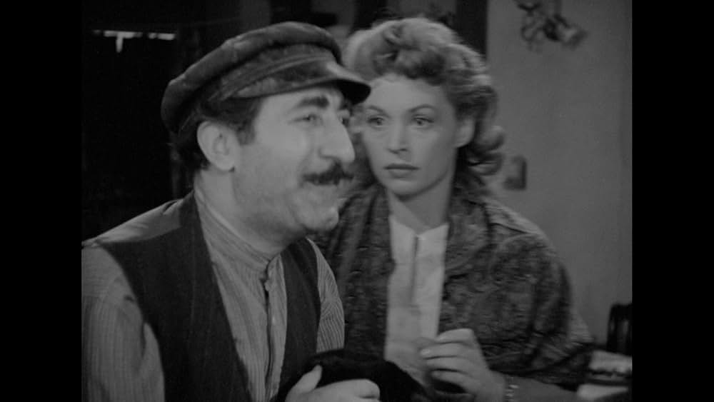 外套と短剣の画像