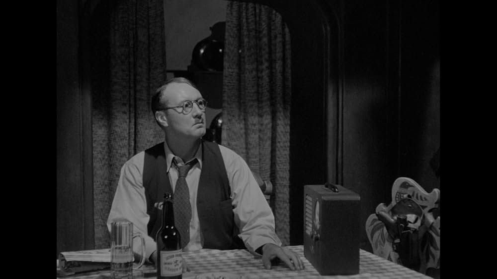 外套と短剣の画像