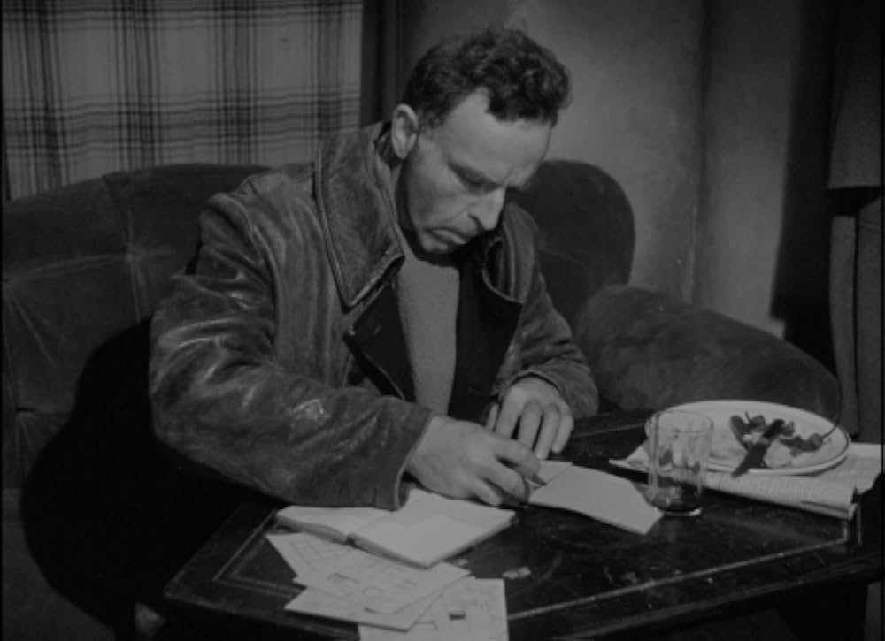 外套と短剣の画像