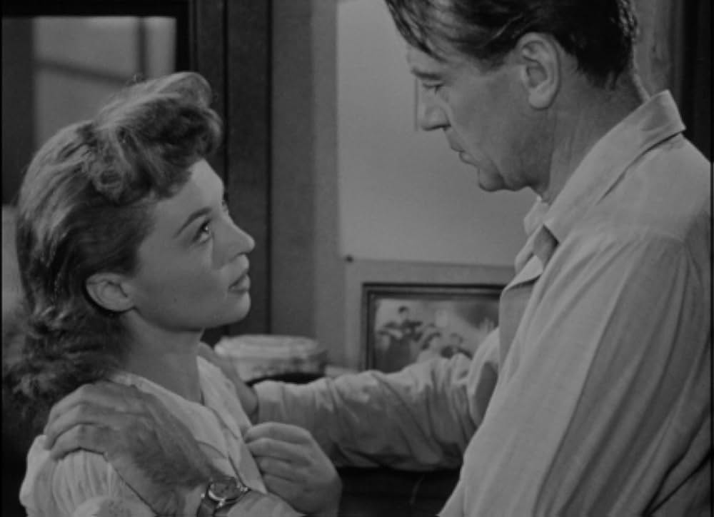 外套と短剣の画像