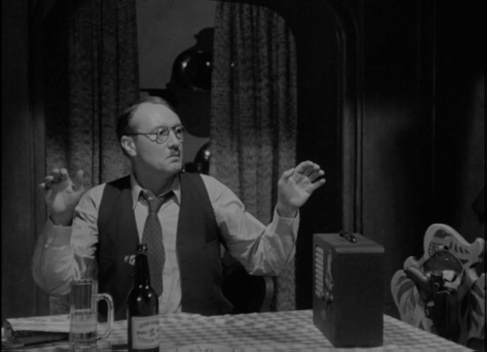 外套と短剣の画像