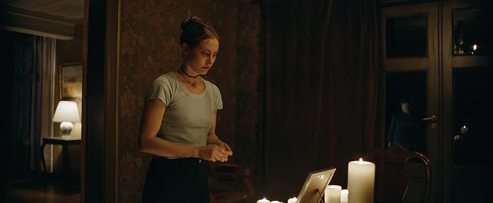 Dark Windows（原題）の画像