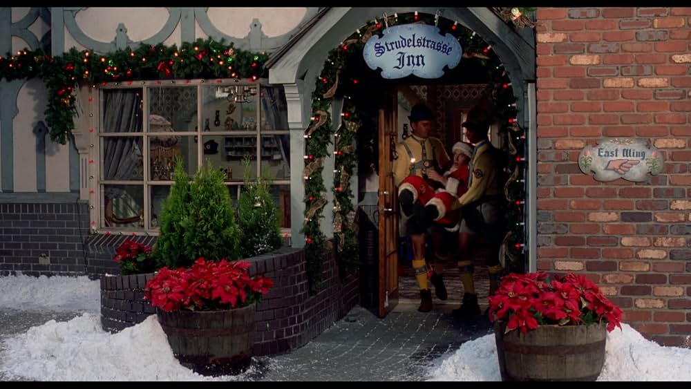 サンタに化けたヒッチハイカーは、なぜ家をめざすのか？の画像