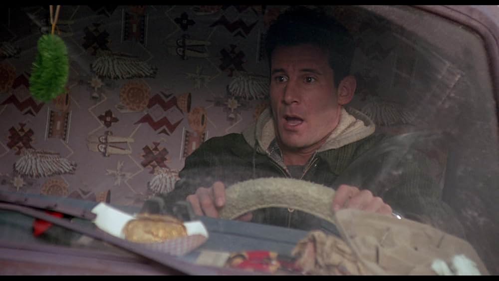 サンタに化けたヒッチハイカーは、なぜ家をめざすのか？の画像