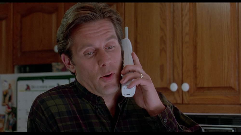 サンタに化けたヒッチハイカーは、なぜ家をめざすのか？の画像