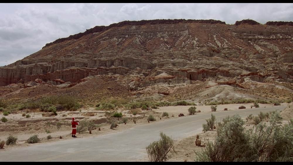 サンタに化けたヒッチハイカーは、なぜ家をめざすのか？の画像