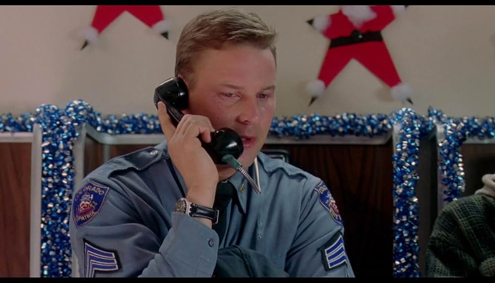 サンタに化けたヒッチハイカーは、なぜ家をめざすのか？の画像