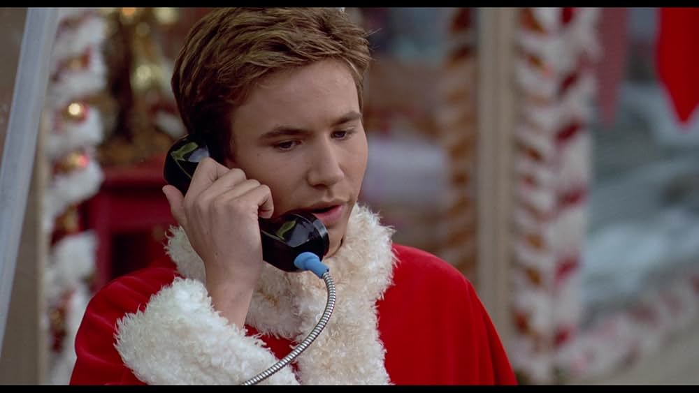 サンタに化けたヒッチハイカーは、なぜ家をめざすのか？の画像