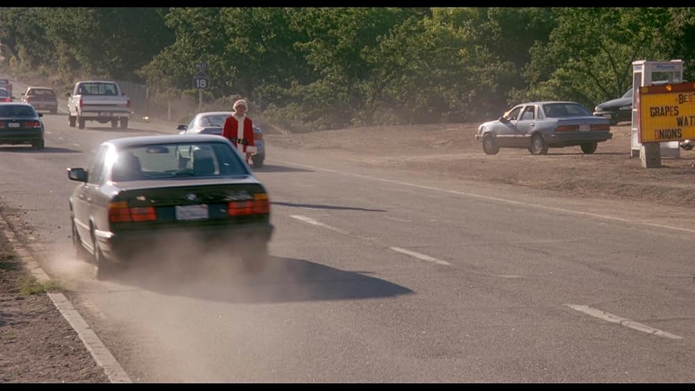 サンタに化けたヒッチハイカーは、なぜ家をめざすのか？の画像