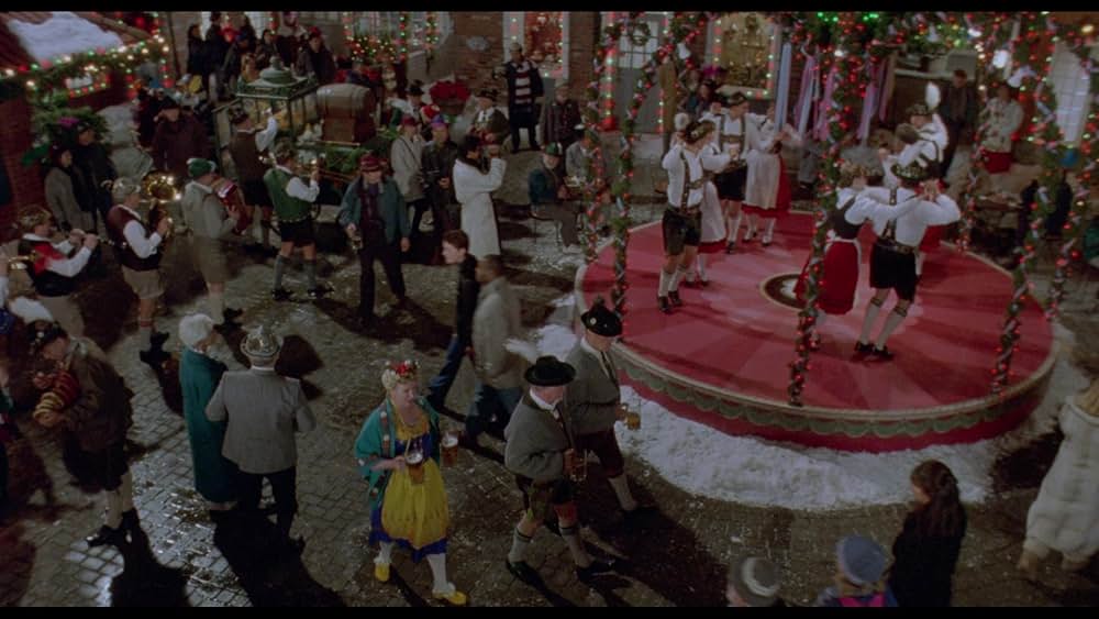 サンタに化けたヒッチハイカーは、なぜ家をめざすのか？の画像