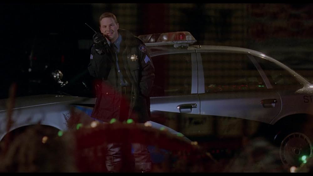 サンタに化けたヒッチハイカーは、なぜ家をめざすのか？の画像