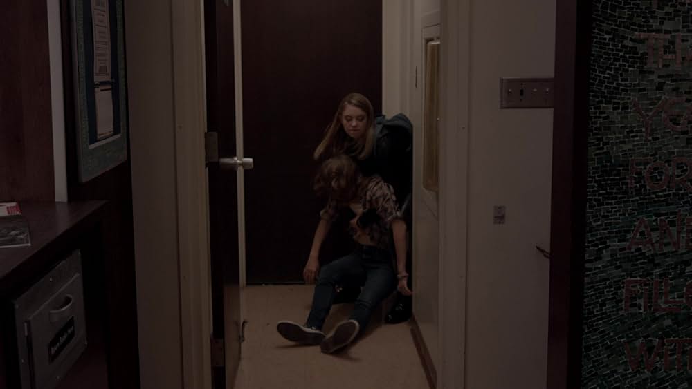 フェイク・ガール 偽りの少女の画像